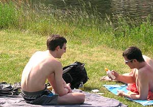 Szene-Treffs in Clubs, Bars und Diskos